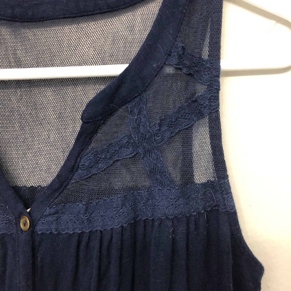 Mesh Button Tank - Picture 2 of 3